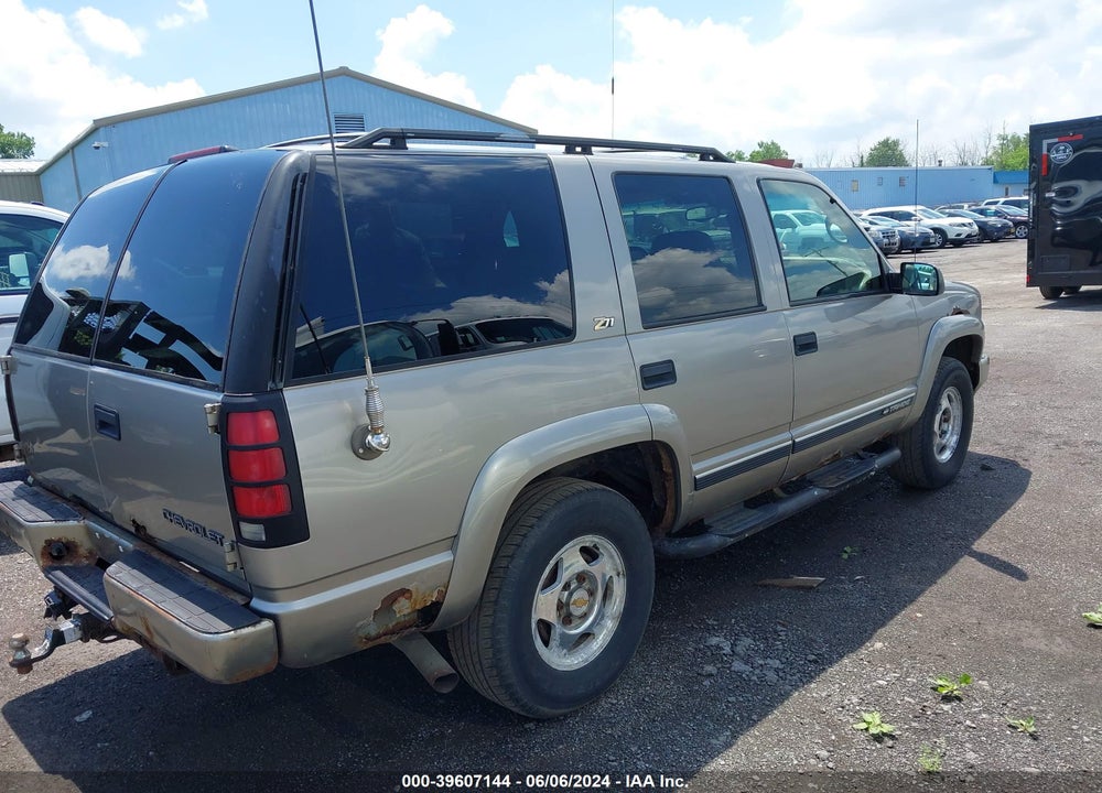 2000 CHEVROLET TAHOE VIN: 1GNEK13R9YR145701