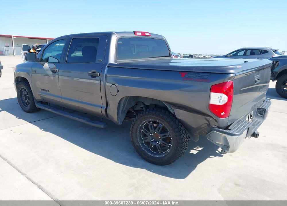 2016 TOYOTA TUNDRA SR5 5.7L V8 VIN: 5TFEW5F1XGX203447