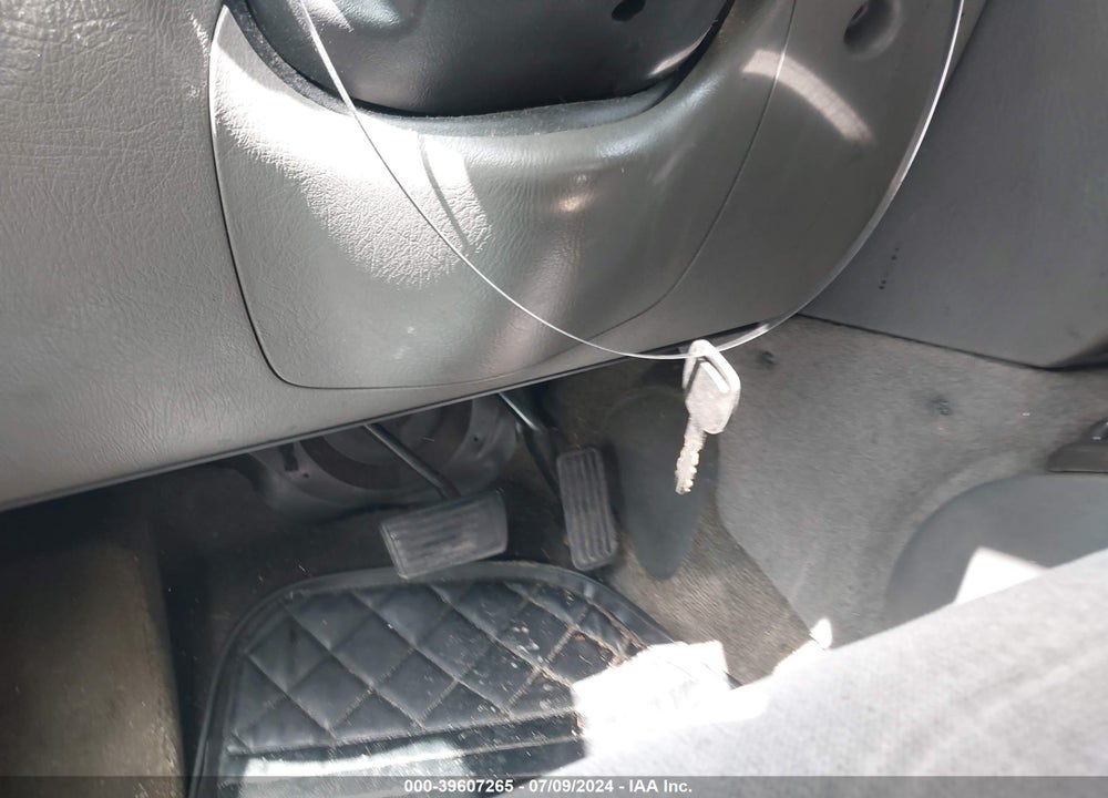 2004 GMC ENVOY XL SLE VIN: 1GKET16S546155873