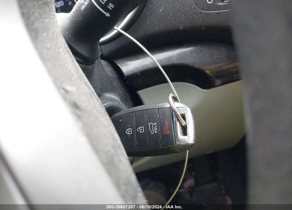 2014 KIA SORENTO LX VIN: 5XYKT3A67EG480298