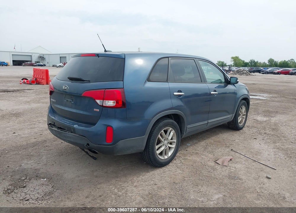2014 KIA SORENTO LX VIN: 5XYKT3A67EG480298