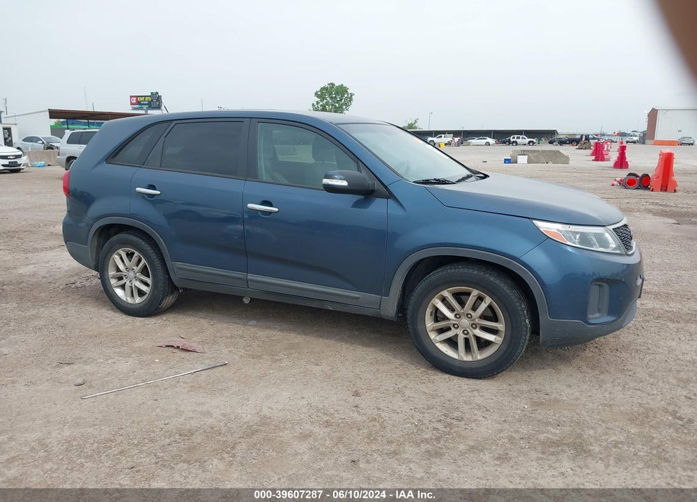2014 KIA SORENTO LX VIN: 5XYKT3A67EG480298