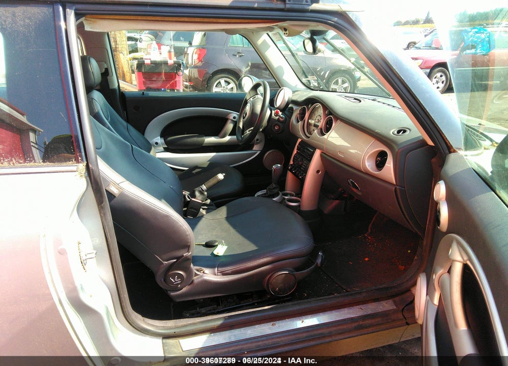 2003 MINI COOPER HARDTOP BASE (M5) VIN: WMWRC33463TE14708