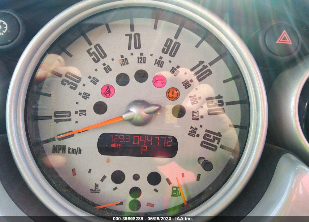 2003 MINI COOPER HARDTOP BASE (M5) VIN: WMWRC33463TE14708