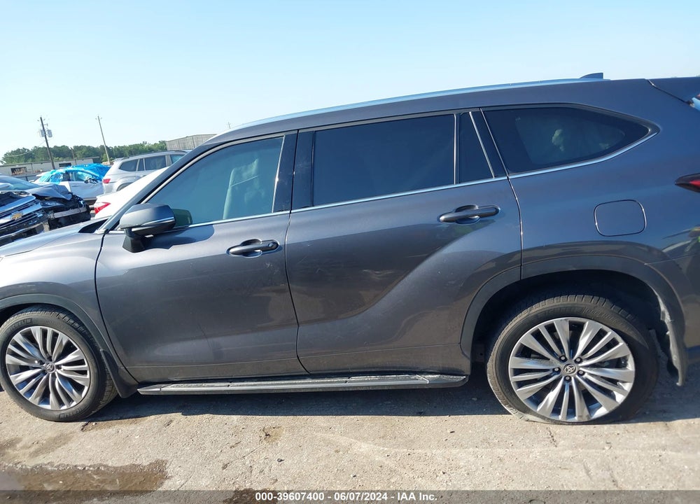 2021 TOYOTA HIGHLANDER PLATINUM VIN: 5TDFZRAH3MS053982