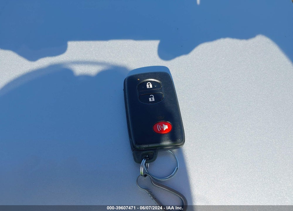 2010 TOYOTA PRIUS V VIN: JTDKN3DUXA0066890