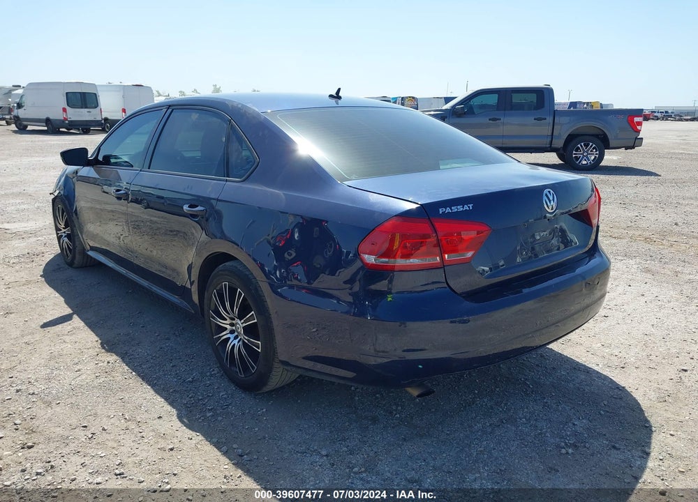 2013 VOLKSWAGEN PASSAT VIN: 1VWAP7A33DC140398