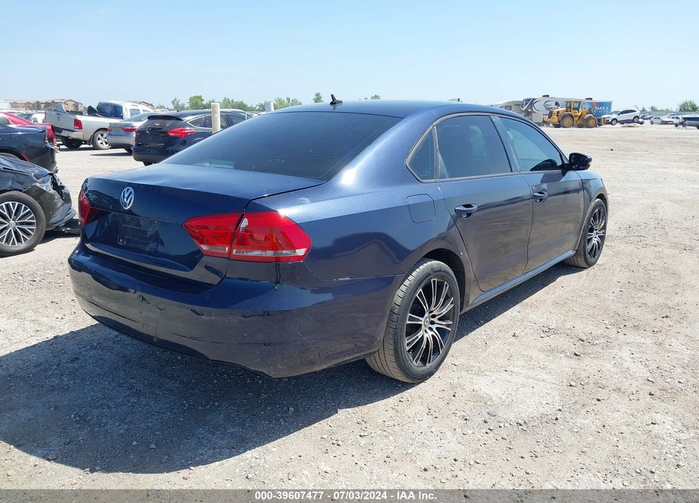 2013 VOLKSWAGEN PASSAT VIN: 1VWAP7A33DC140398