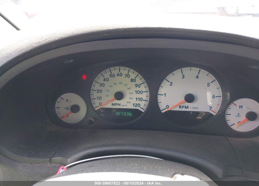 2005 DODGE GRAND CARAVAN SXT VIN: 2D4GP44L85R574027