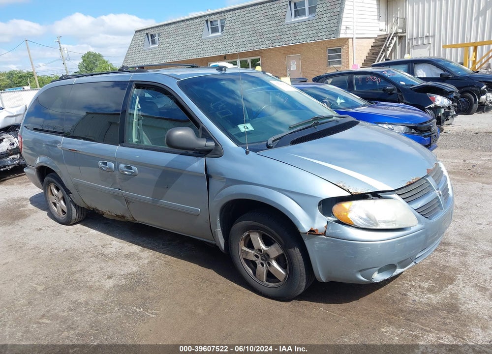 2005 DODGE GRAND CARAVAN SXT VIN: 2D4GP44L85R574027