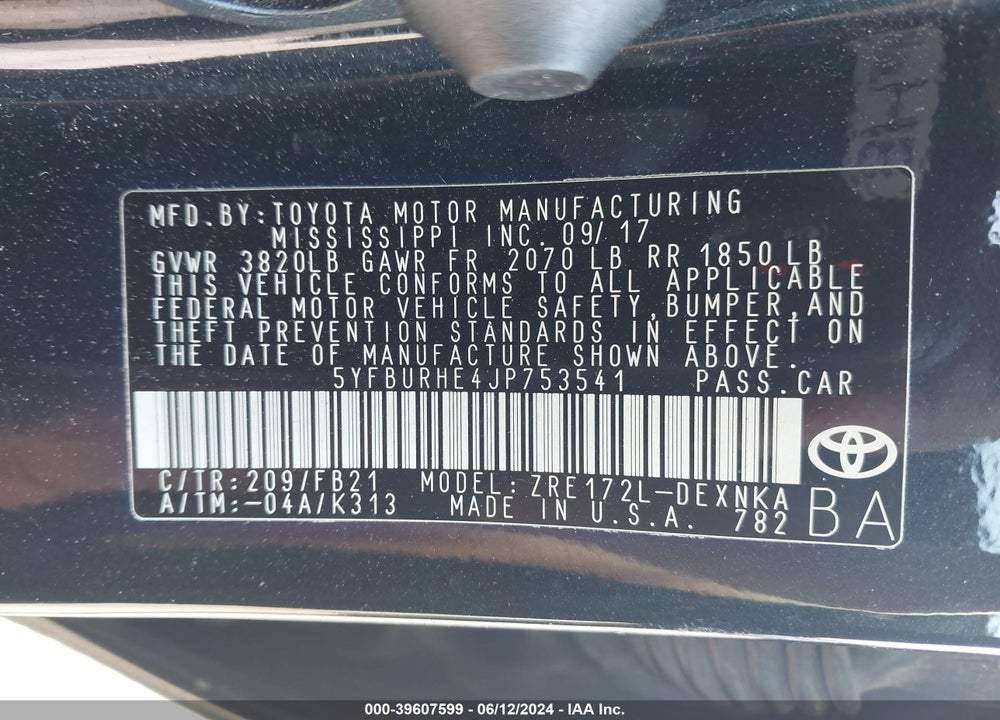 2018 TOYOTA COROLLA LE VIN: 5YFBURHE4JP753541