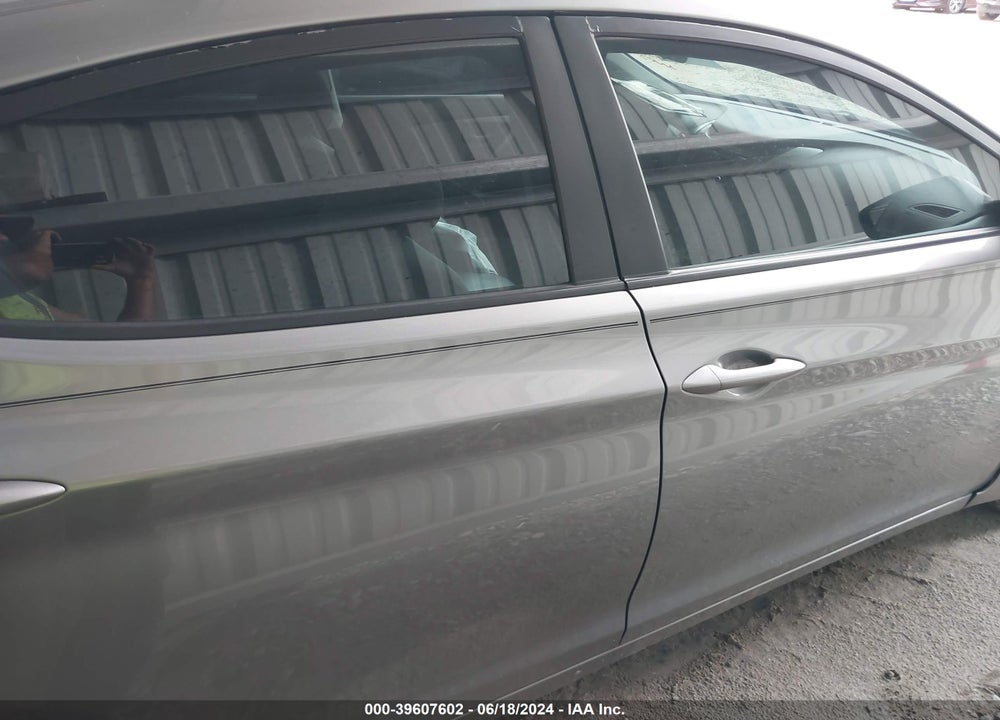 2014 HYUNDAI ELANTRA SE VIN: KMHDH4AE2EU131227