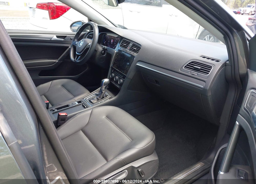 2019 VOLKSWAGEN E-GOLF SEL PREMIUM VIN: WVWPR7AU5KW913643
