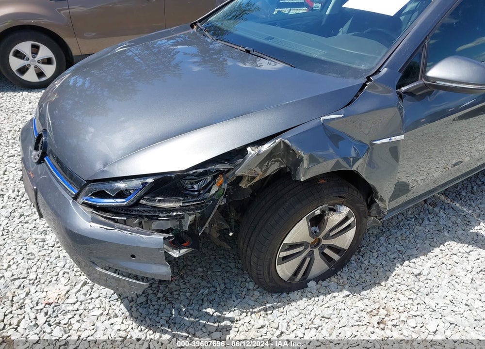 2019 VOLKSWAGEN E-GOLF SEL PREMIUM VIN: WVWPR7AU5KW913643