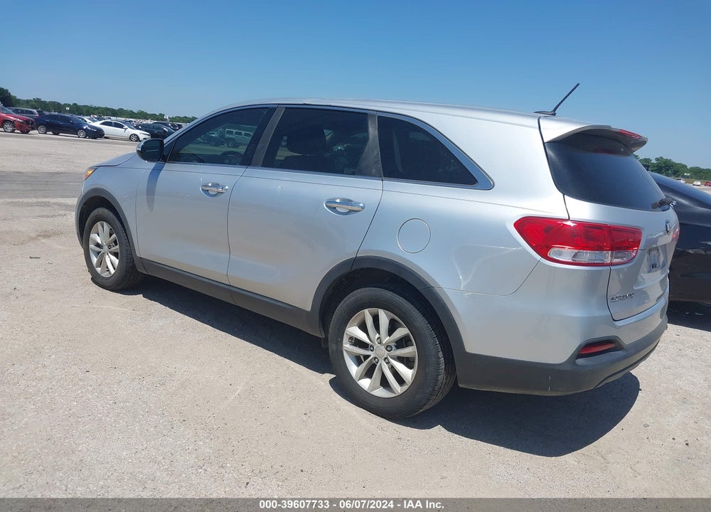 2016 KIA SORENTO 2.4L L VIN: 5XYPG4A3XGG118975