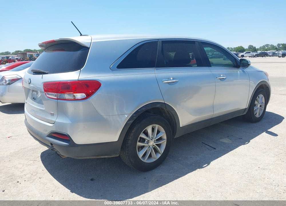 2016 KIA SORENTO 2.4L L VIN: 5XYPG4A3XGG118975