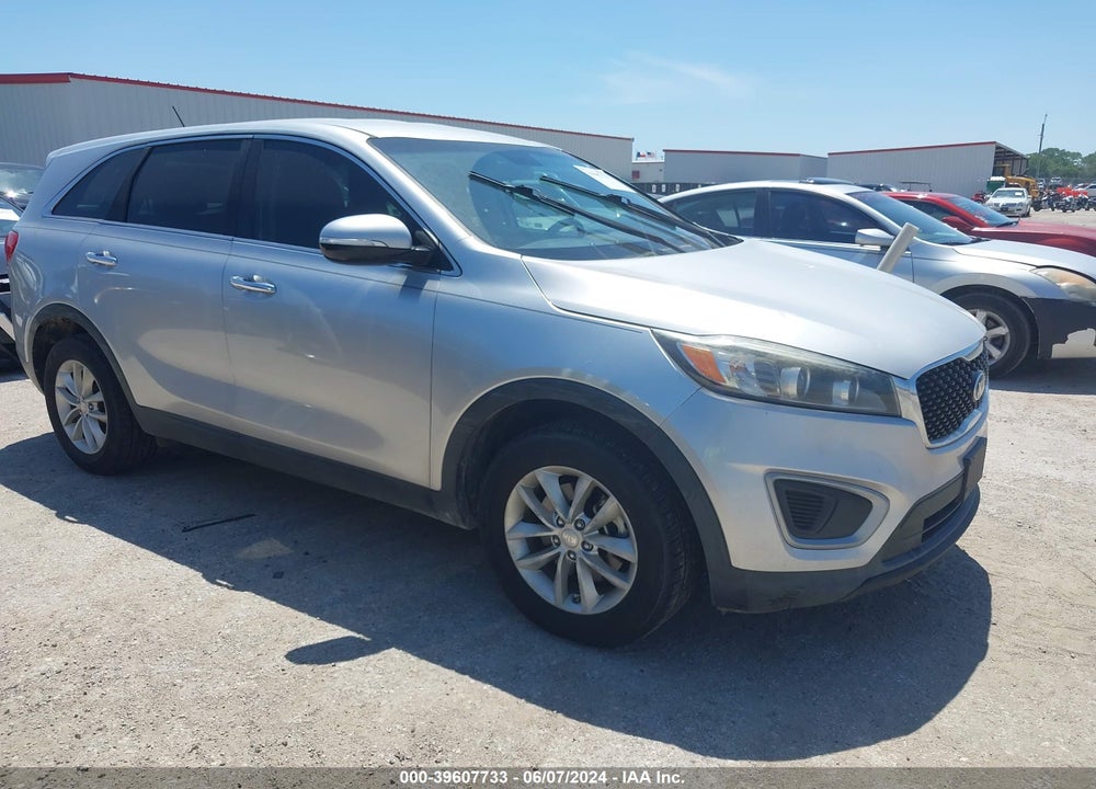 2016 KIA SORENTO 2.4L L VIN: 5XYPG4A3XGG118975