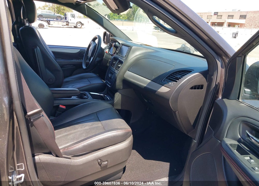 2016 DODGE GRAND CARAVAN R/T VIN: 2C4RDGEG1GR108038
