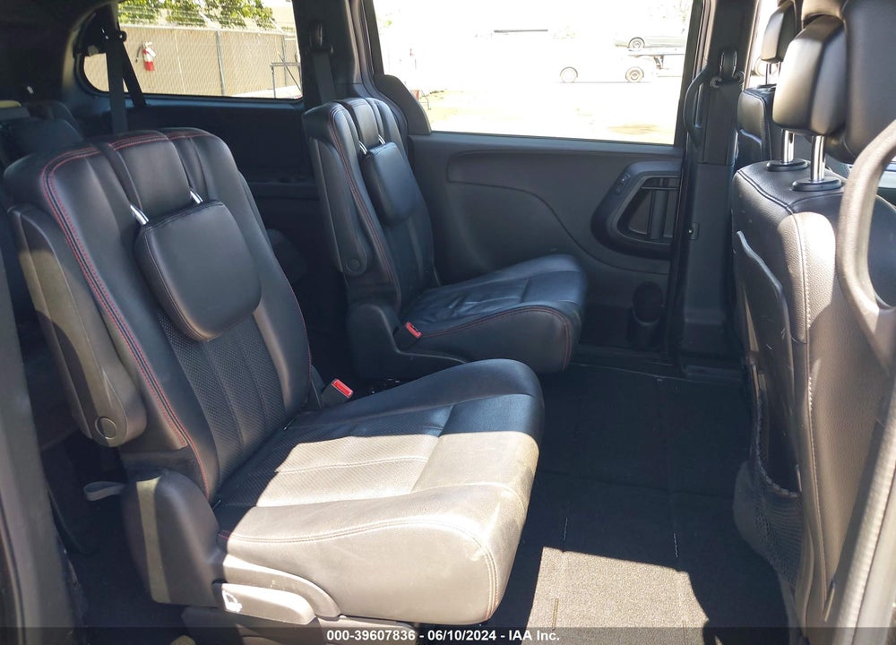 2016 DODGE GRAND CARAVAN R/T VIN: 2C4RDGEG1GR108038