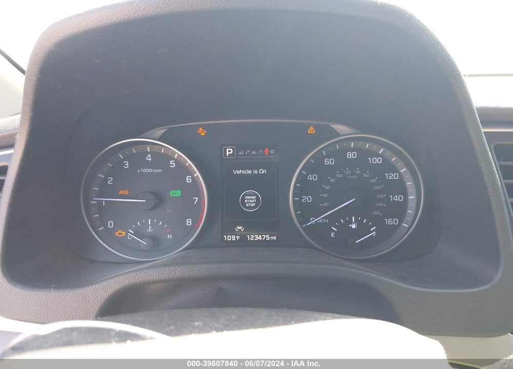 2017 HYUNDAI ELANTRA LIMITED VIN: 5NPD84LF3HH011848
