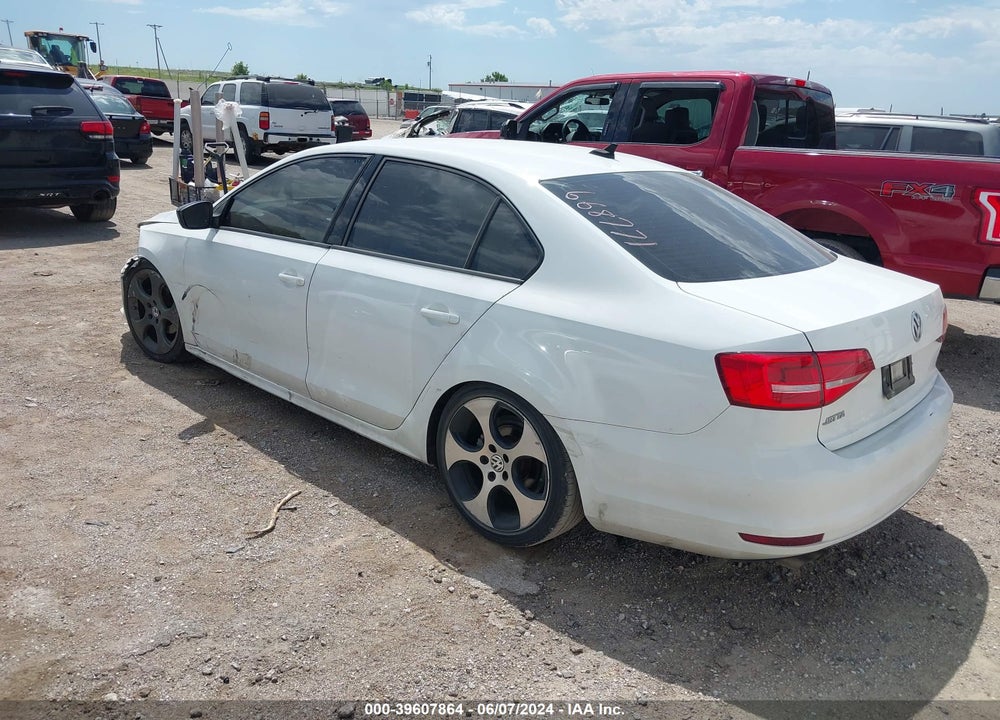 2015 VOLKSWAGEN JETTA 2.0L S VIN: 3VW2K7AJ8FM353740
