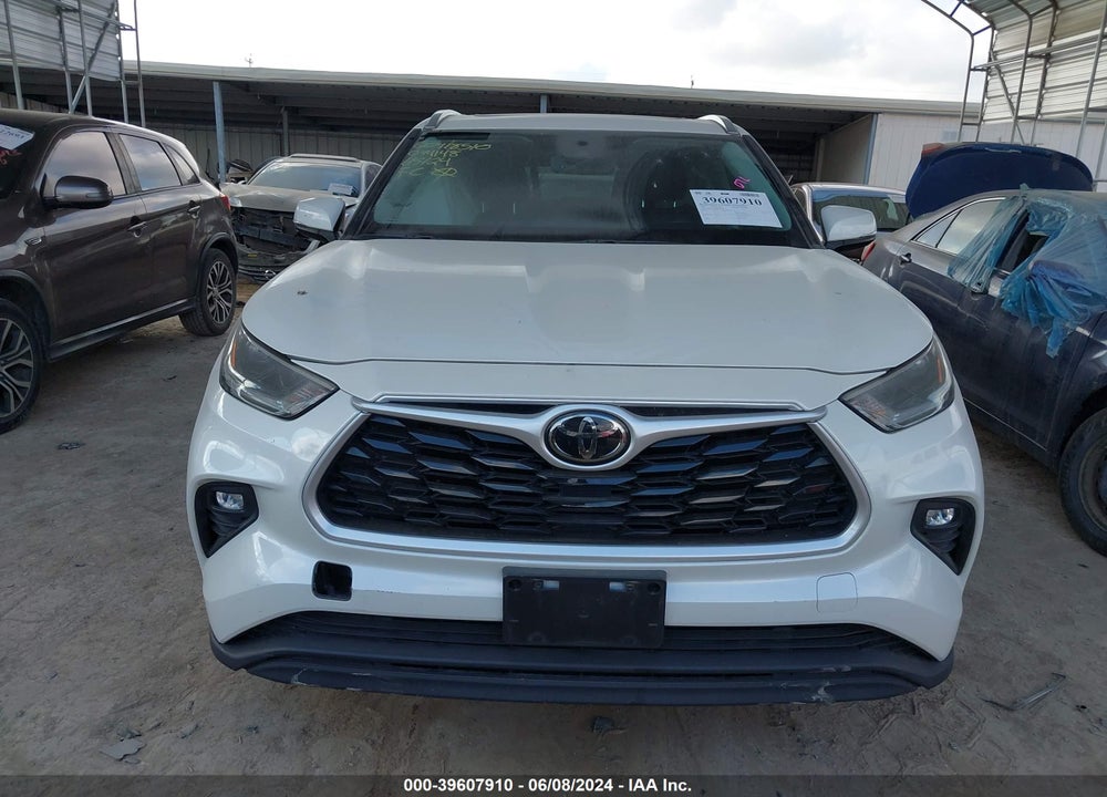 2021 TOYOTA HIGHLANDER XLE VIN: 5TDGZRAH8MS044148
