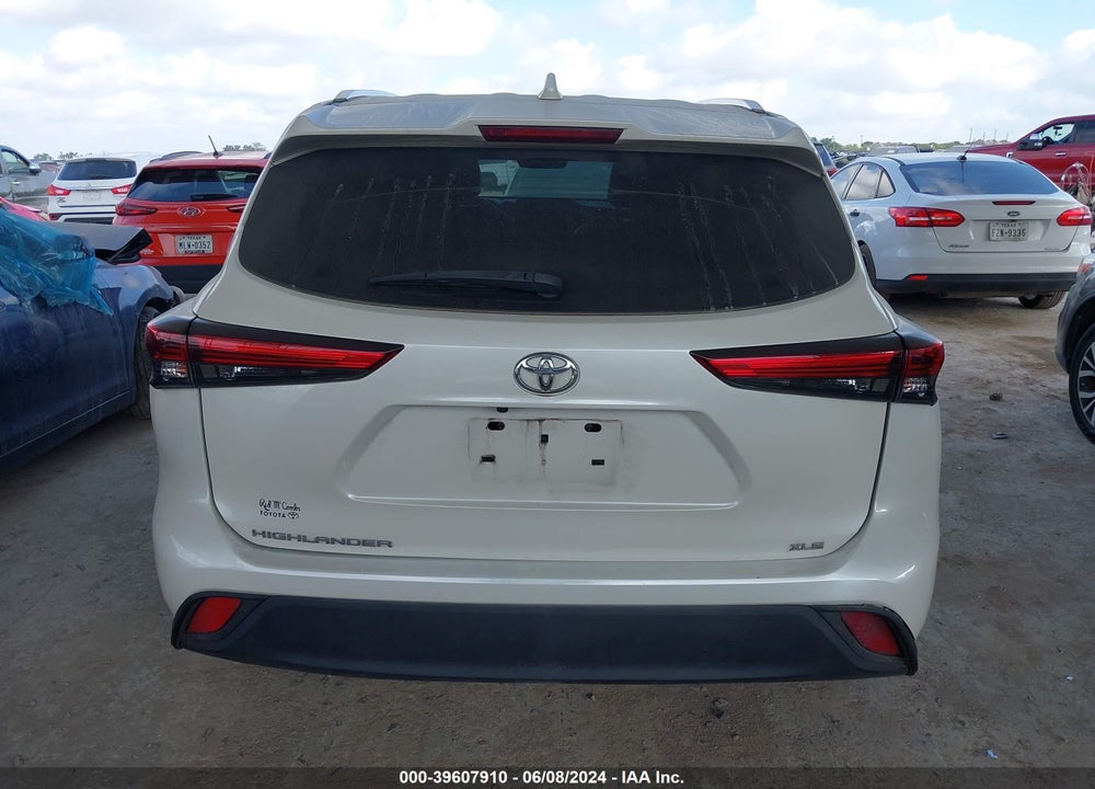 2021 TOYOTA HIGHLANDER XLE VIN: 5TDGZRAH8MS044148