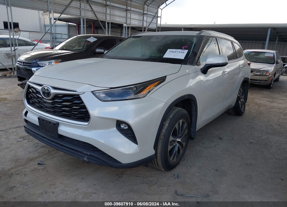 2021 TOYOTA HIGHLANDER XLE VIN: 5TDGZRAH8MS044148