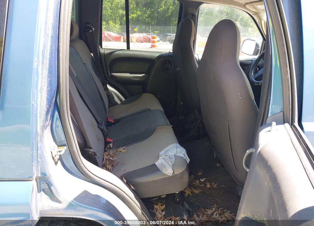 2004 JEEP LIBERTY SPORT VIN: 1J4GL48K24W178816