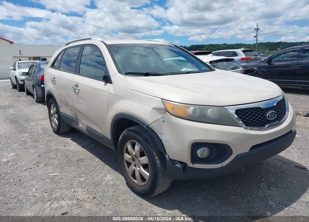 2011 KIA SORENTO LX VIN: 5XYKT4A11BG132020