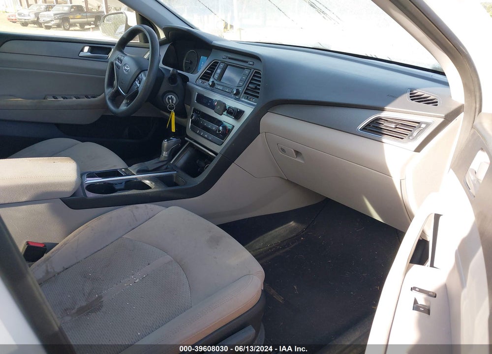 2015 HYUNDAI SONATA SE VIN: 5NPE24AF9FH233798