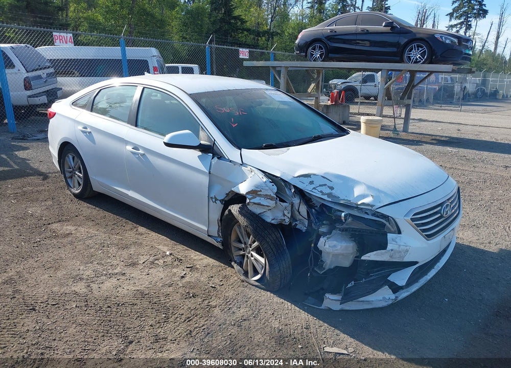 2015 HYUNDAI SONATA SE VIN: 5NPE24AF9FH233798