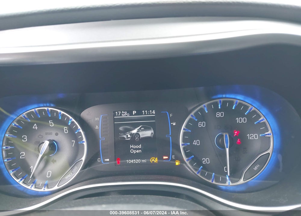 2018 CHRYSLER PACIFICA TOURING L VIN: 2C4RC1BG4JR158587