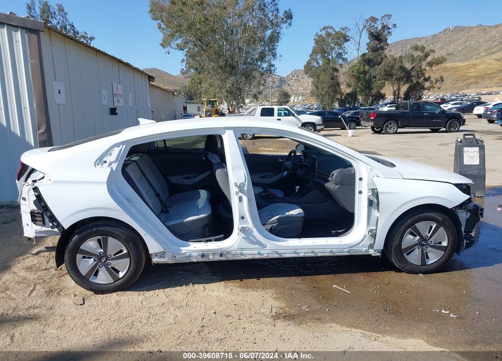 2022 HYUNDAI IONIQ HYBRID BLUE VIN: KMHC65LC8NU284990