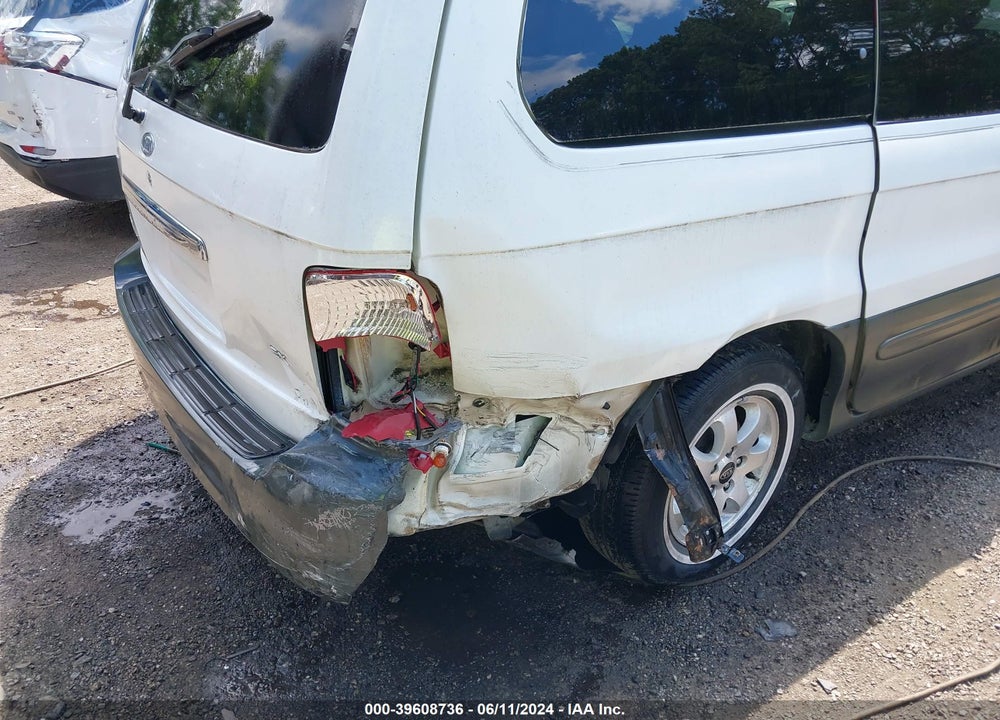 2004 KIA SEDONA EX/LX VIN: KNDUP131146526213