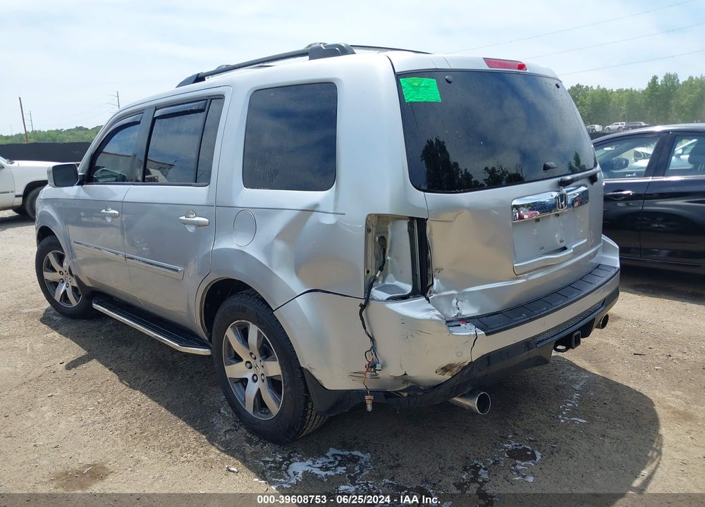 2015 HONDA PILOT TOURING VIN: 5FNYF4H91FB016195