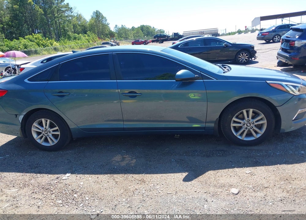 2015 HYUNDAI SONATA SE VIN: 5NPE24AF2FH239944