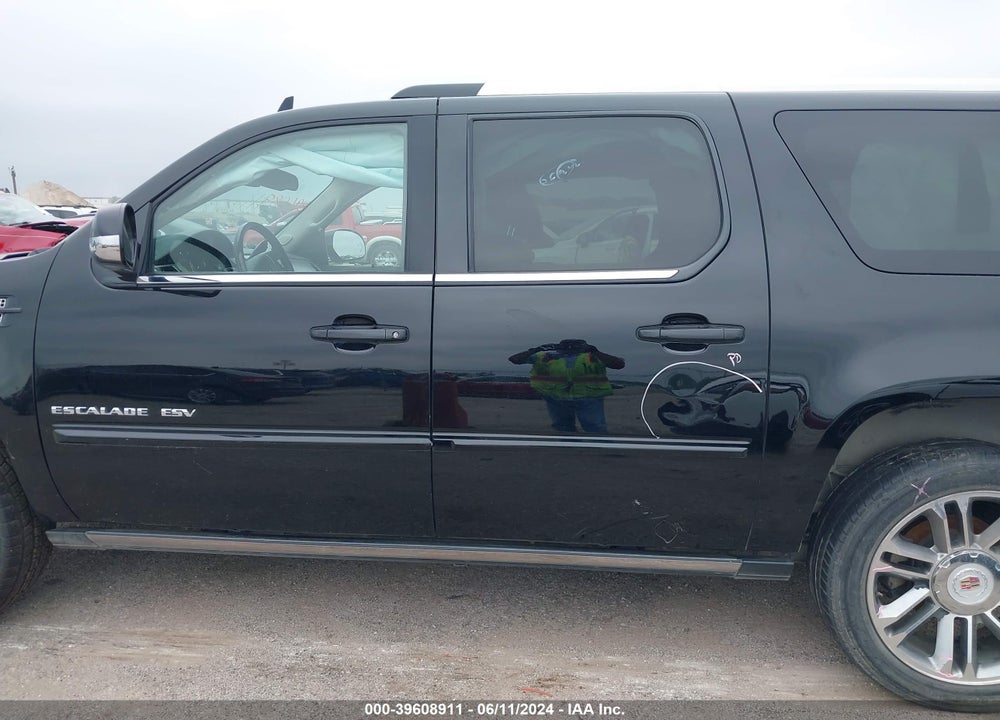 2014 CADILLAC ESCALADE ESV PREMIUM VIN: 1GYS3JEF3ER225612