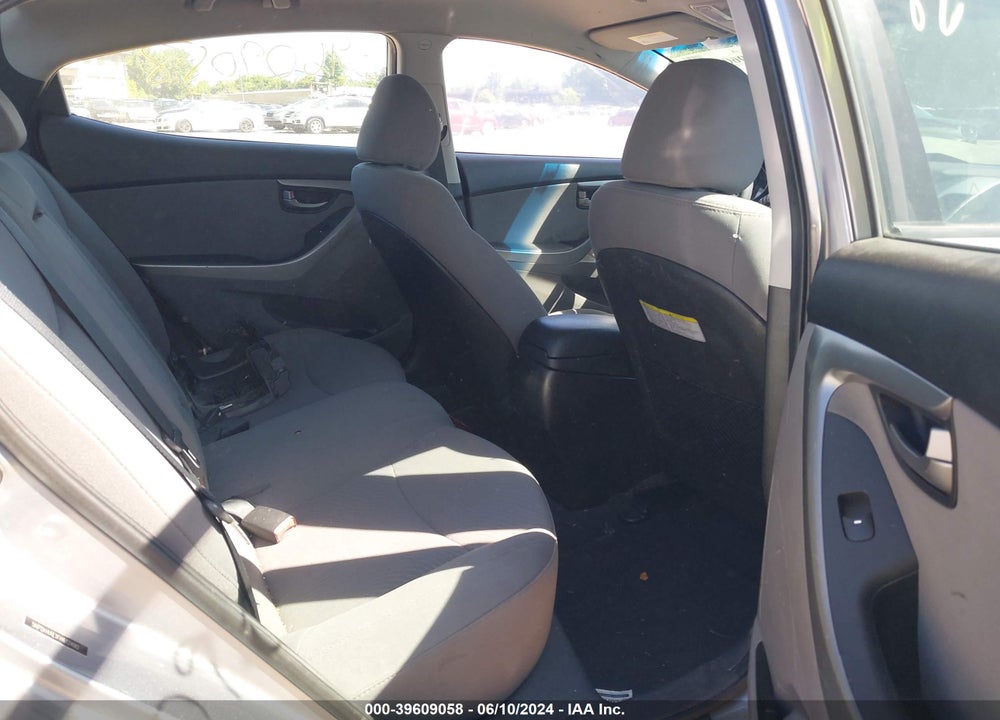 2015 HYUNDAI ELANTRA SE VIN: 5NPDH4AE1FH612490