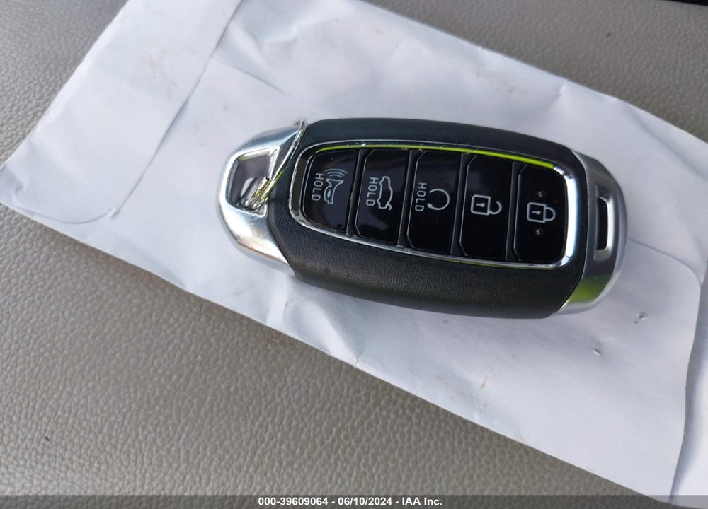 2022 HYUNDAI ELANTRA LIMITED VIN: KMHLP4AG0NU332608