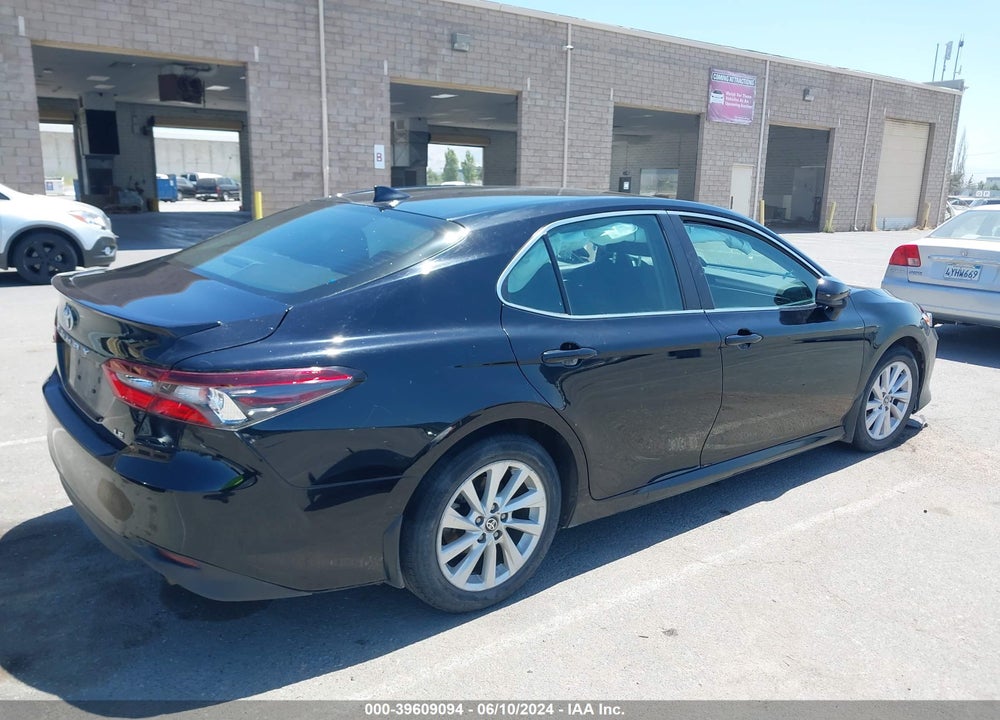 2021 TOYOTA CAMRY LE VIN: 4T1C11AK1MU543044