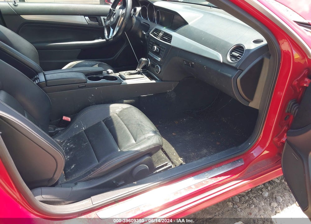 2013 MERCEDES-BENZ C 250 VIN: WDDGJ4HB0DF952739