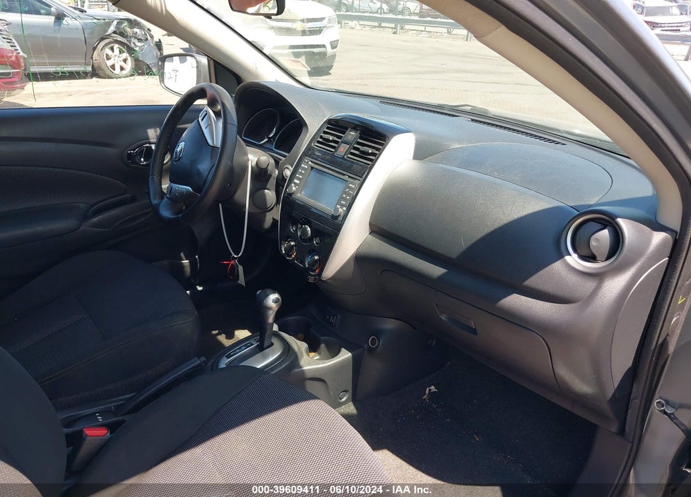 2017 NISSAN VERSA 1.6 SL VIN: 3N1CN7AP3HL857160