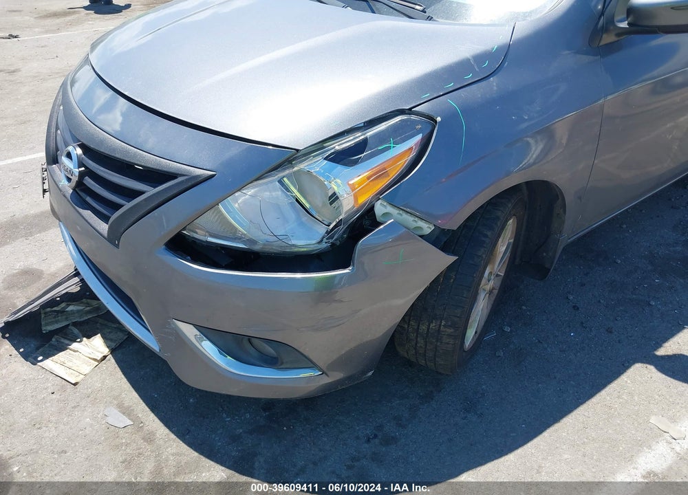 2017 NISSAN VERSA 1.6 SL VIN: 3N1CN7AP3HL857160