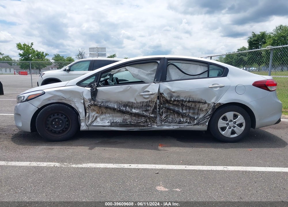 2017 KIA FORTE LX VIN: 3KPFK4A70HE136803