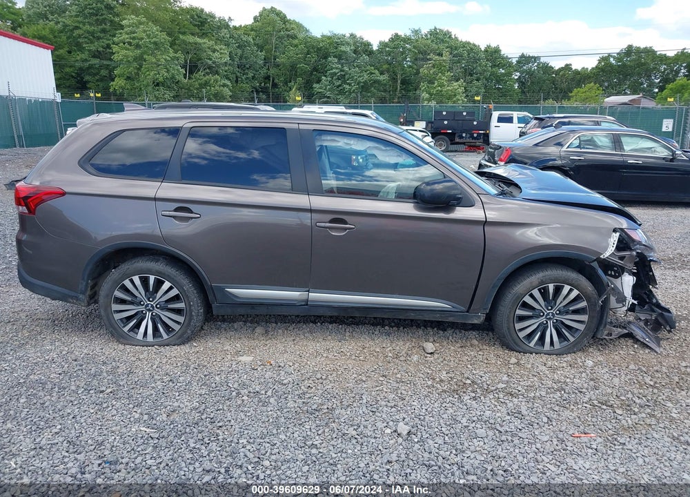 2020 MITSUBISHI OUTLANDER ES 2.4 S-AWC VIN: JA4AZ3A3XLZ015197