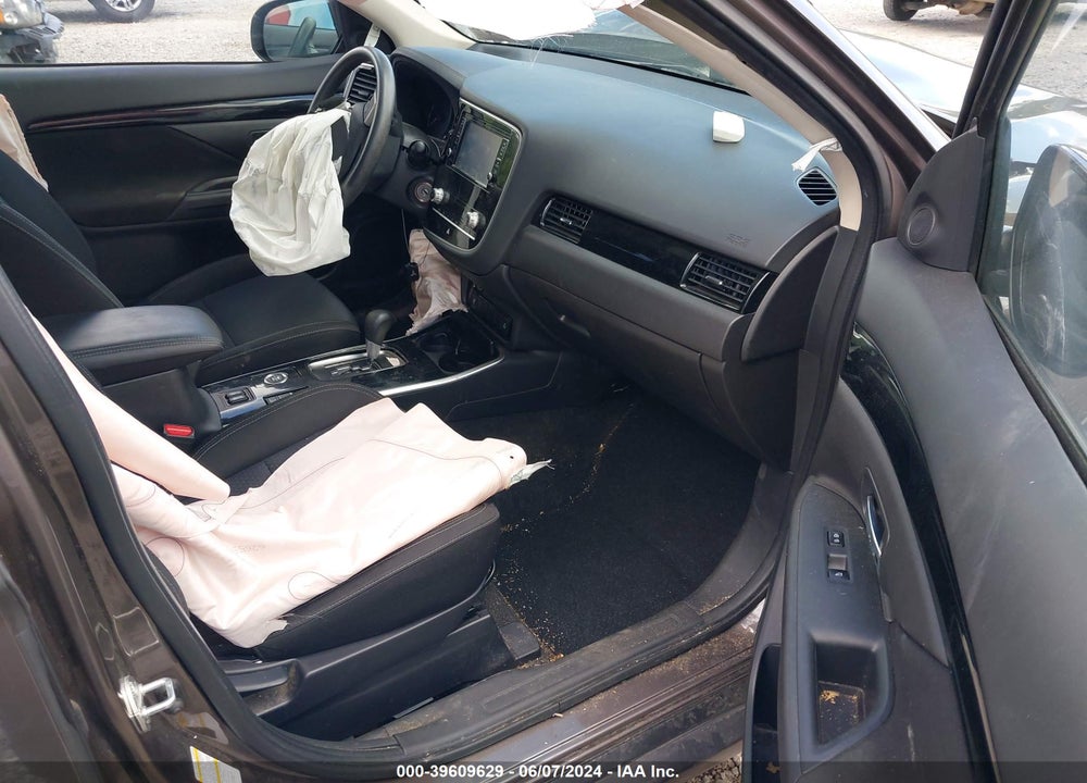 2020 MITSUBISHI OUTLANDER ES 2.4 S-AWC VIN: JA4AZ3A3XLZ015197