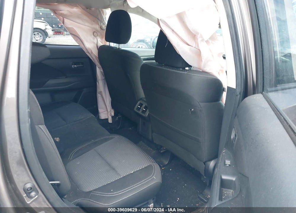 2020 MITSUBISHI OUTLANDER ES 2.4 S-AWC VIN: JA4AZ3A3XLZ015197