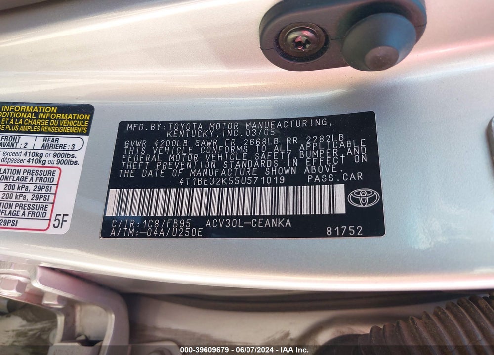 2005 TOYOTA CAMRY LE VIN: 4T1BE32K55U571019