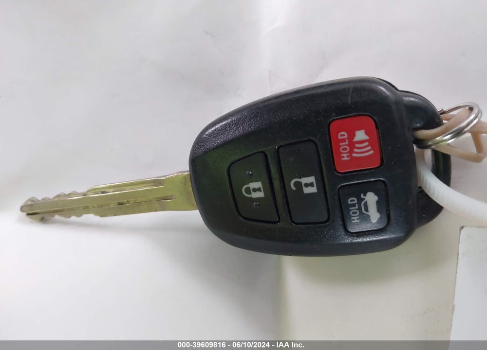 2016 TOYOTA CAMRY SE VIN: 4T1BF1FK6GU262268
